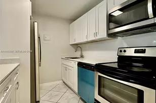 424 SW 7th St, Miami, FL 33130 - Photo 1