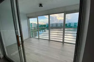 121 SE 3rd Ave, Dania Beach, FL 33004 - Photo 2