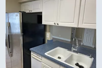 301 SW 86th Ave #102, Pembroke Pines, FL 33025 - Photo 12