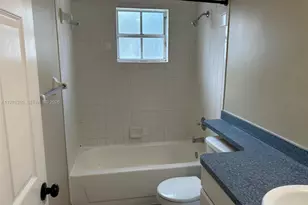 301 SW 86th Ave, Pembroke Pines, FL 33025 - Photo 22