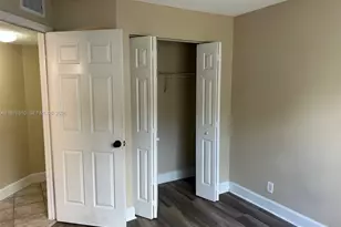 301 SW 86th Ave, Pembroke Pines, FL 33025 - Photo 22