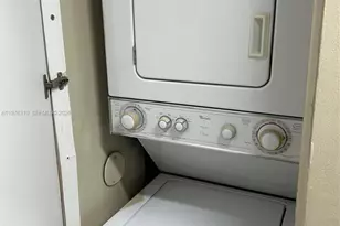 301 SW 86th Ave, Pembroke Pines, FL 33025 - Photo 8