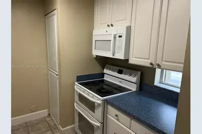 301 SW 86th Ave #102, Pembroke Pines, FL 33025 - Photo 8