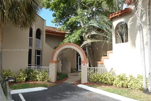 301 SW 86th Ave, Pembroke Pines, FL 33025 - Photo 1