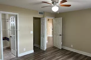 301 SW 86th Ave, Pembroke Pines, FL 33025 - Photo 14