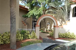 301 SW 86th Ave, Pembroke Pines, FL 33025 - Photo 2