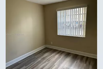 301 SW 86th Ave #102, Pembroke Pines, FL 33025 - Photo 16