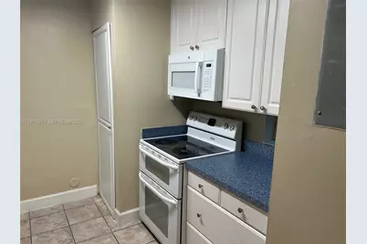 301 SW 86th Ave #102, Pembroke Pines, FL 33025 - Photo 6