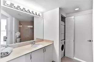 1750 N Bayshore Dr, Miami, FL 33132 - Photo 14