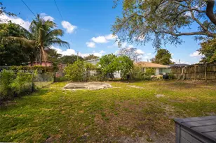 8012 NW 10th Ct, Miami, FL 33150 - Photo 20
