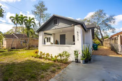 8012 NW 10th Ct, Miami, FL 33150 - Photo 2