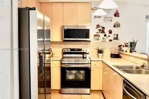 2048 NE 35th Ave, Homestead, FL 33033 - Photo 8