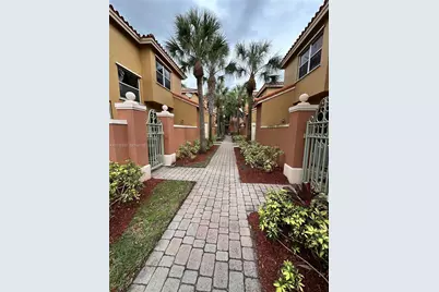 745 SW 107th Ave, Pembroke Pines, FL 33025 - Photo 2