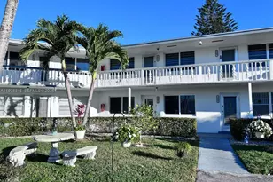 118 Northampton F, West Palm Beach, FL 33417 - Photo 2