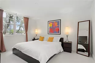 19555 E Country Club Dr, Aventura, FL 33180 - Photo 14