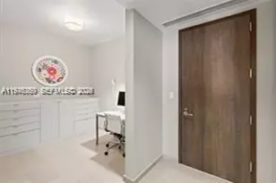 68 SE 6th St, Miami, FL 33131 - Photo 26