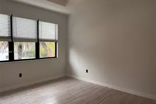 933 NE 191st St, Miami, FL 33179 - Photo 18