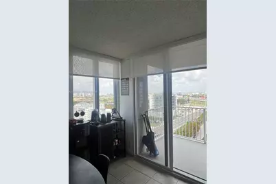 850 N Miami Ave #W-1808, Miami, FL 33136 - Photo 10