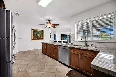 5081 SW 119th Ave, Cooper City, FL 33330 - Photo 8