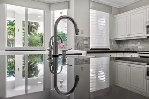 1008 Highland Meadows Dr, Weston, FL 33327 - Photo 16