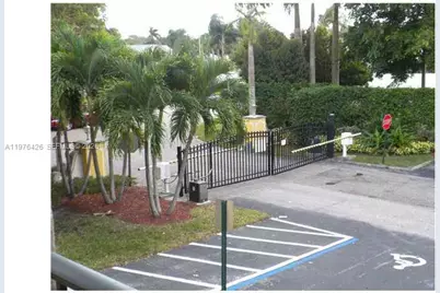 216 Meadows Cir #216, Boynton Beach, FL 33436 - Photo 2