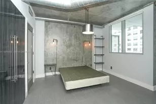 690 SW 1st Ct, Miami, FL 33130 - Photo 4