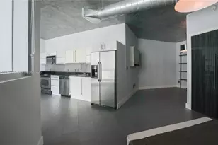 690 SW 1st Ct, Miami, FL 33130 - Photo 2