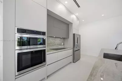 1321 NE 13th Ave, Fort Lauderdale, FL 33304 - Photo 8