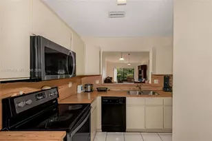 840 SW 120th Way, Davie, FL 33325 - Photo 14