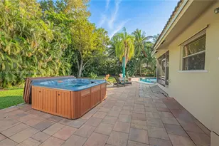 11400 Tara Dr, Plantation, FL 33325 - Photo 10