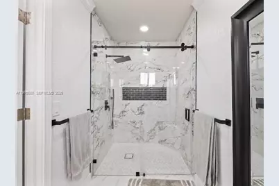 3502 W 72nd St, Hialeah, FL 33018 - Photo 10