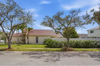 922 Falling Water Rd #922, Weston, FL 33326 - Photo 4