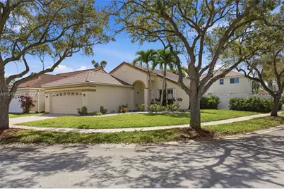 922 Falling Water Rd #922, Weston, FL 33326 - Photo 2