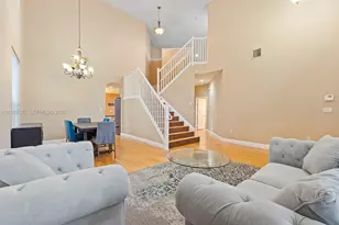 1104 NW 139th Ave, Pembroke Pines, FL 33028 - Photo 6