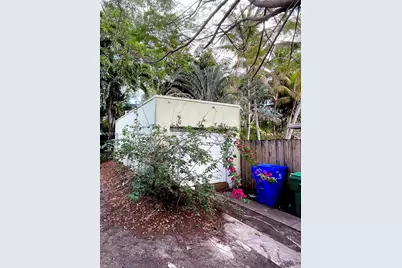 901 NW 10th Ct, Miami, FL 33136 - Photo 4