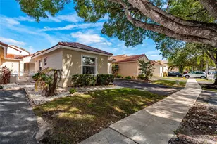 17925 SW 10th Ct, Pembroke Pines, FL 33029 - Photo 2