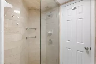 1005 8th St, Miami Beach, FL 33139 - Photo 10