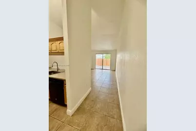 6751 NW 193rd Ln #6751, Hialeah, FL 33015 - Photo 4