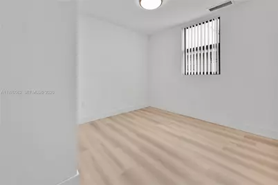 1119 SW 6th St #203, Miami, FL 33130 - Photo 4