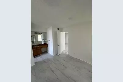 10046 Twin Lakes Dr #6-L, Coral Springs, FL 33071 - Photo 4