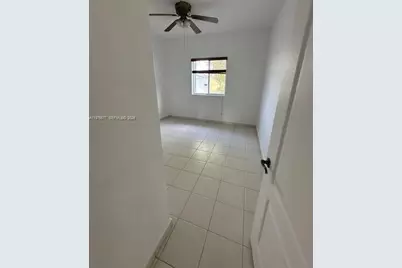 9047 NW 169th St, Miami Lakes, FL 33018 - Photo 8