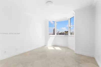 300 S Pointe Dr #801, Miami Beach, FL 33139 - Photo 18