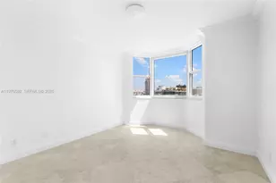 300 South Pointe Dr, Miami Beach, FL 33139 - Photo 18