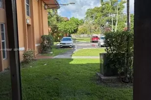 9493 SW 76th St, Miami, FL 33173 - Photo 12