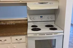 9493 SW 76th St, Miami, FL 33173 - Photo 6