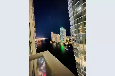 300 S Biscayne Blvd #T-1404, Miami, FL 33131 - Photo 8