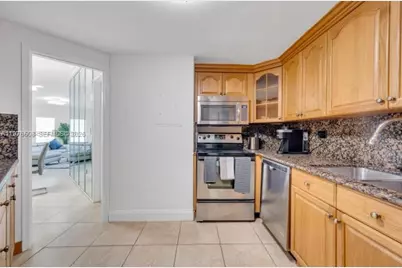 999 Brickell Bay Dr #2007, Miami, FL 33131 - Photo 4