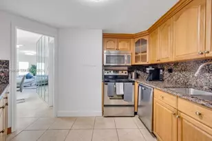 999 Brickell Bay Dr, Miami, FL 33131 - Photo 4