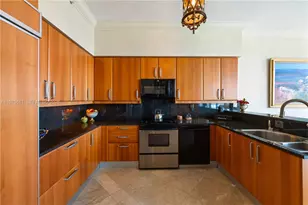 16500 Collins Ave, Sunny Isles Beach, FL 33160 - Photo 10