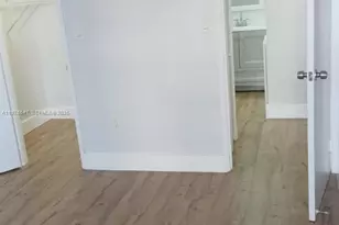 8820 Fontainebleau Blvd, Miami, FL 33172 - Photo 36